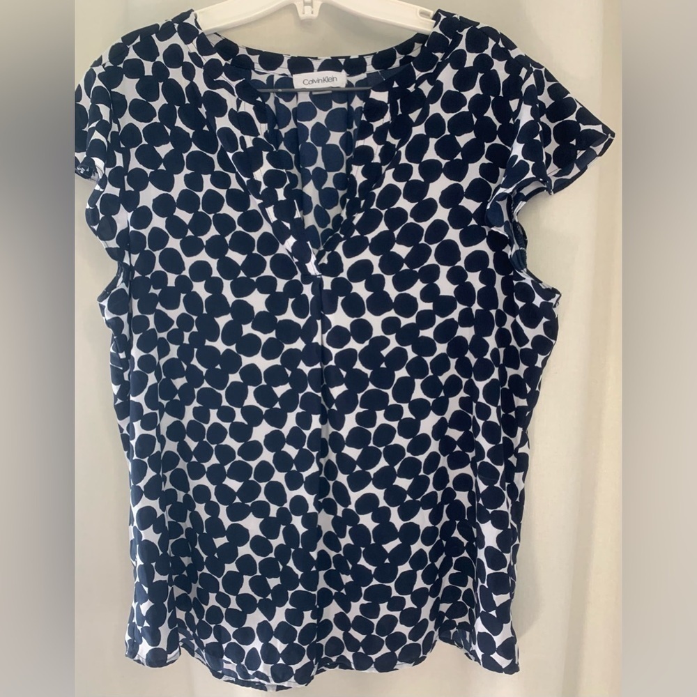 Calvin Klein Women's Top, Ruffle Cap Sleeves, Blue Polka Dot Pattern; Size L
